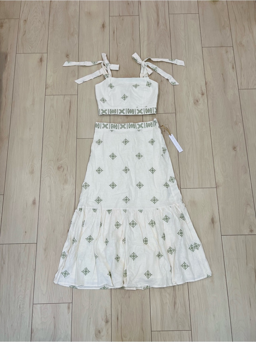 House of Harlow 1960 Cream Maxi Skirt with Green Embroidery